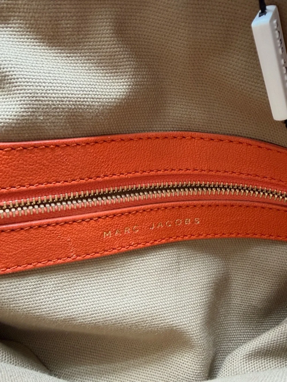 Marc Jacobs Mandarin Leather Shoulder Bag with Gold Hardware - Picture 3 of 10